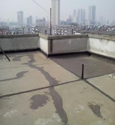 辛集漏水维修 楼顶漏水是什么原因，楼顶漏水维修方法是什么?